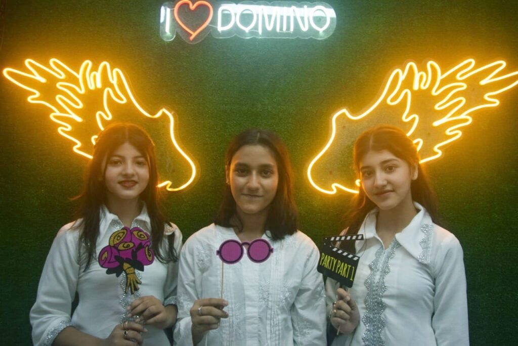Domino English Language Centre Karachi Fees Home - Domino English Learning Centre